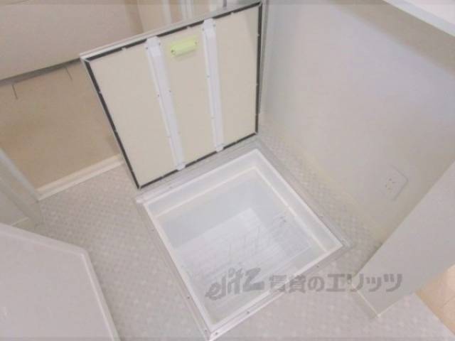 収納　床下収納