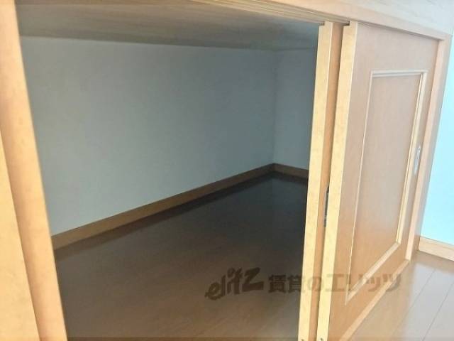 収納　ベッド下