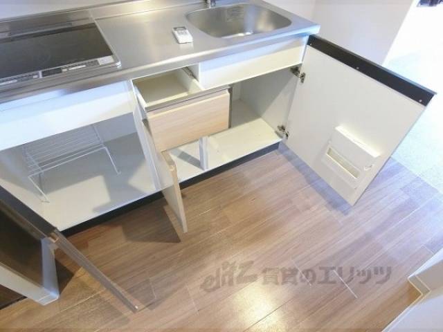 収納　キッチン下