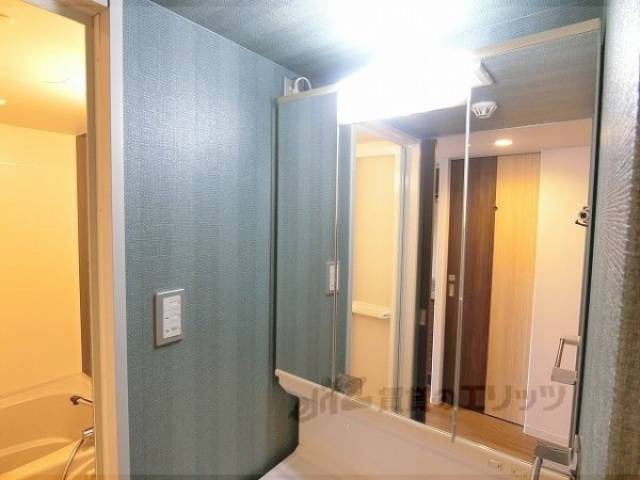 収納　洗面台上