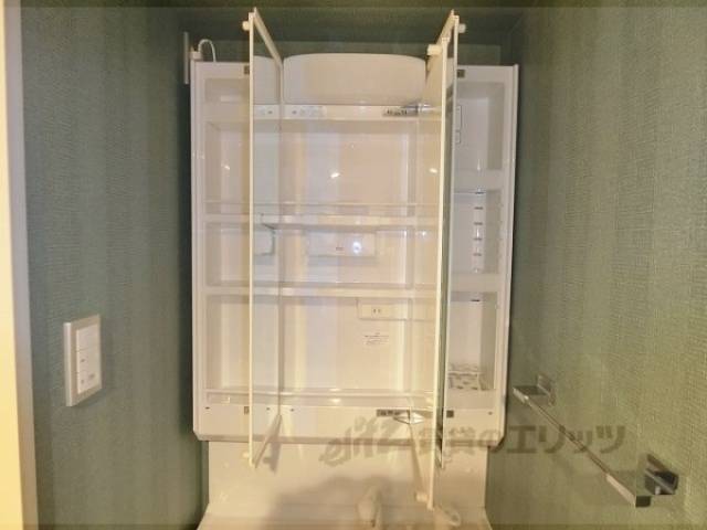 収納　洗面台上