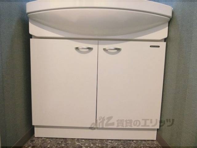 収納　洗面台下