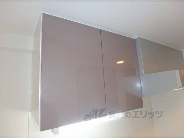 キッチン　上部収納