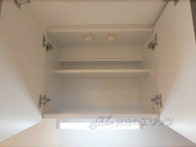 キッチン　上部収納