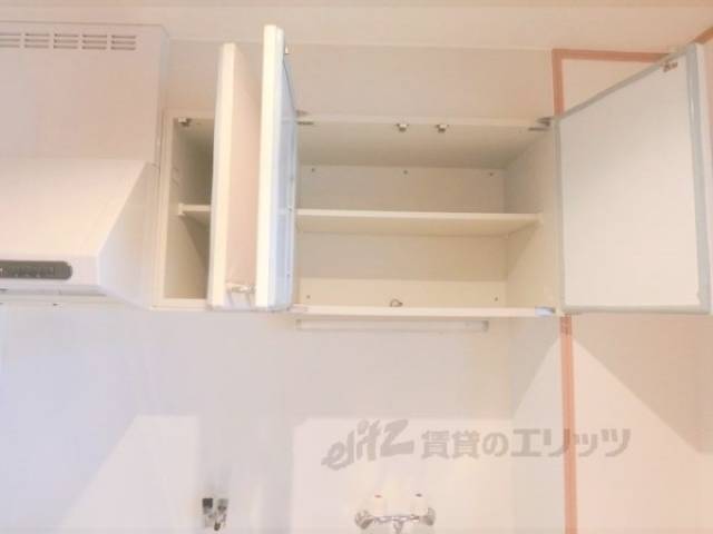 キッチン　下部収納棚