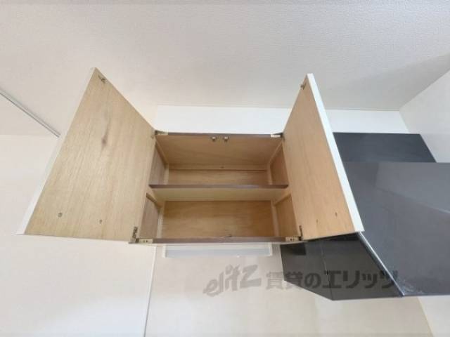 キッチン　上部収納