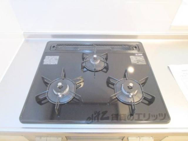 キッチン　ガス3口コンロ