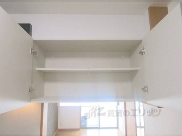 キッチン　上部収納