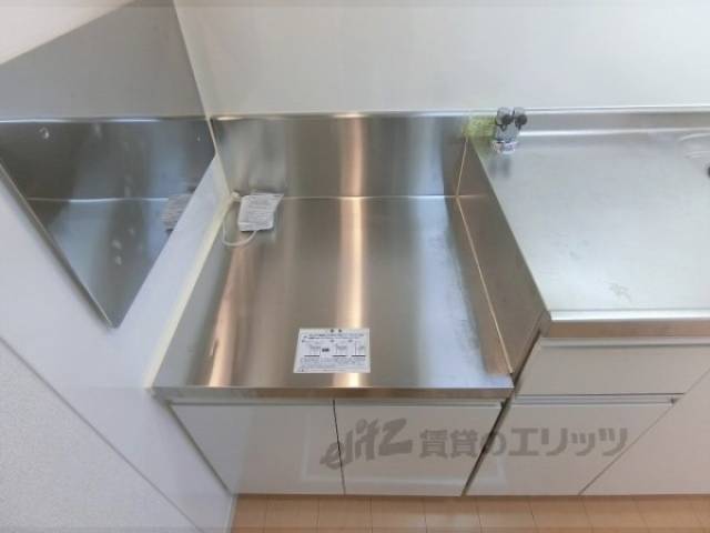 キッチン　コンロ置き場