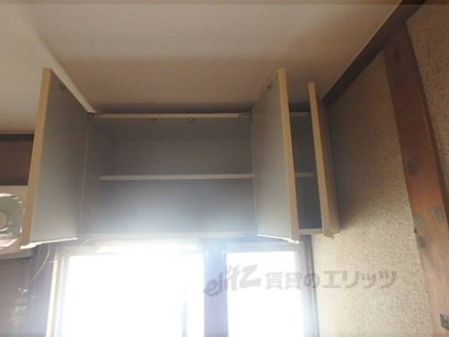 キッチン　上部収納