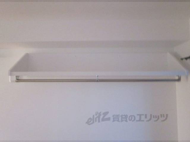 洋室　収納