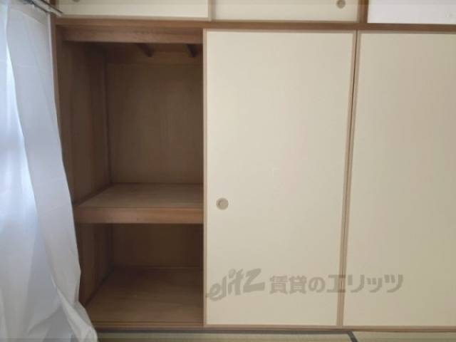 和室　収納