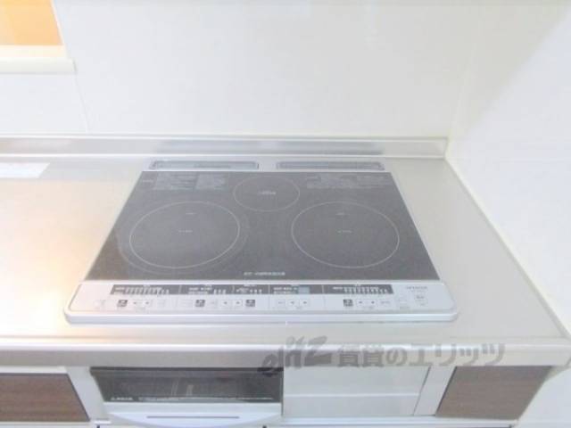 キッチン　コンロ