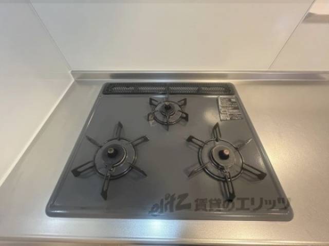 キッチン　３口ガスコンロ