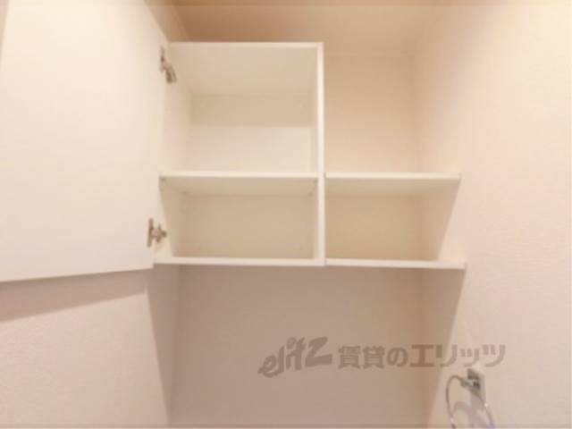 トイレ　上部棚