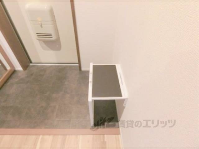 玄関　腰掛け台