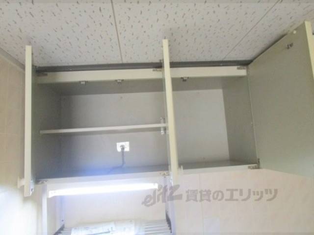 キッチン　上部収納