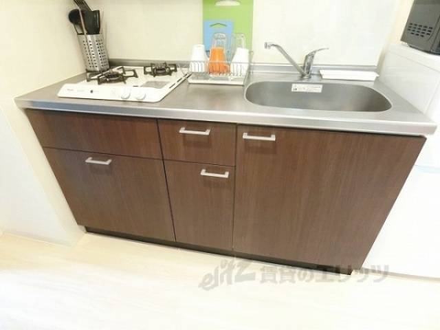 収納　キッチン台下