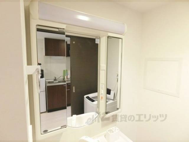 収納　洗面台上