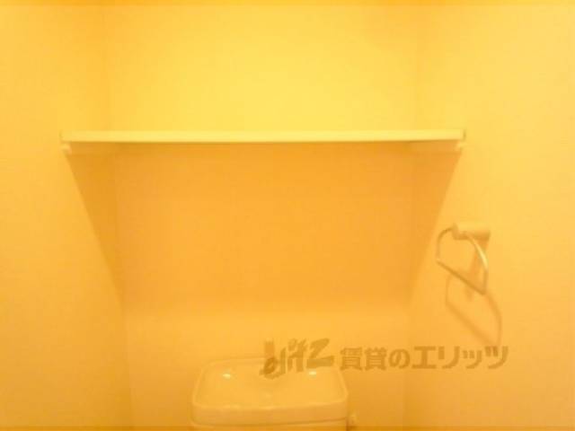 トイレ　トイレ上の収納