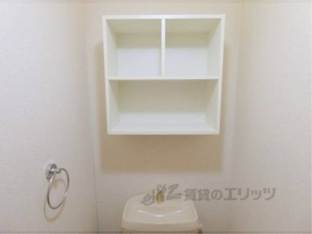 トイレ　上部棚