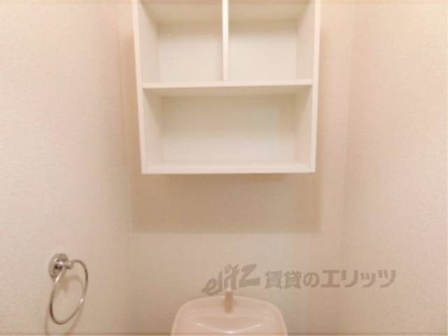 トイレ　上部棚