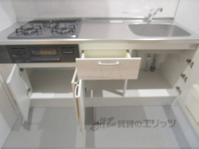キッチン　下部収納