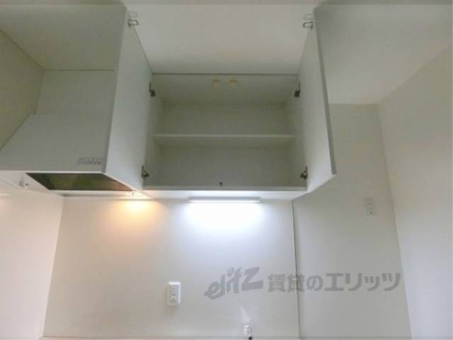 キッチン　上部収納