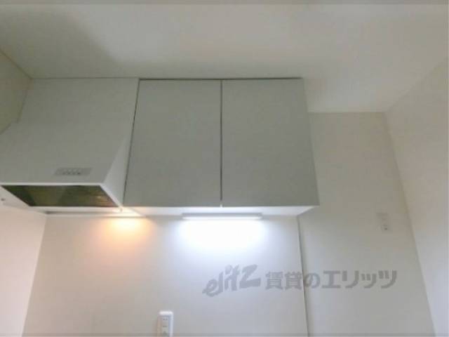 キッチン　上部収納