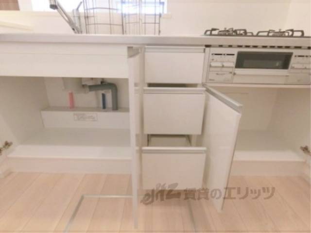キッチン　下部収納