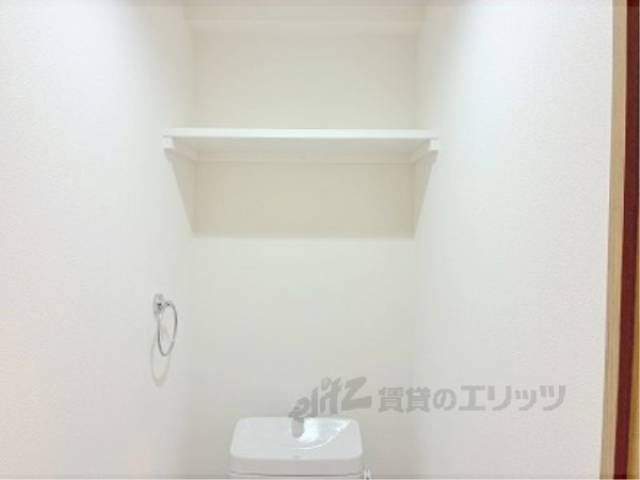 トイレ　上部収納