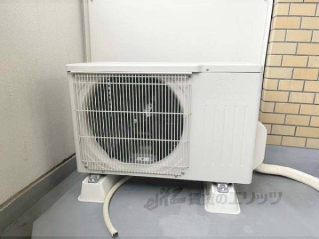 ベランダ　室外機