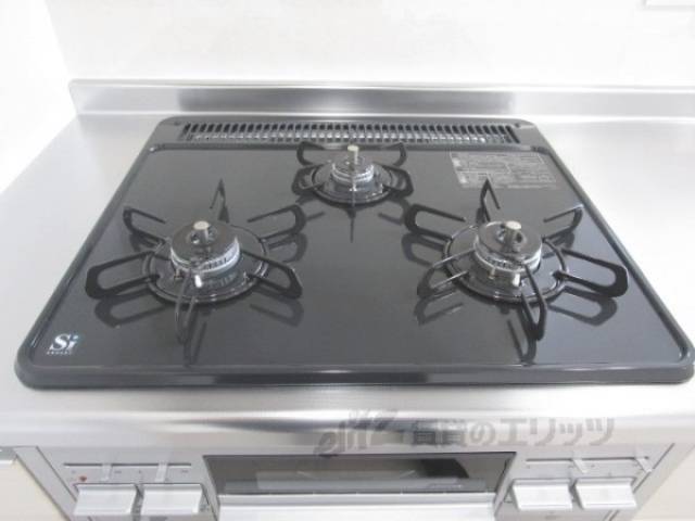 キッチン　ガス3口コンロ