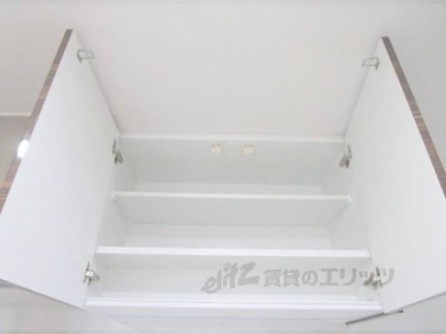 キッチン　上段収納