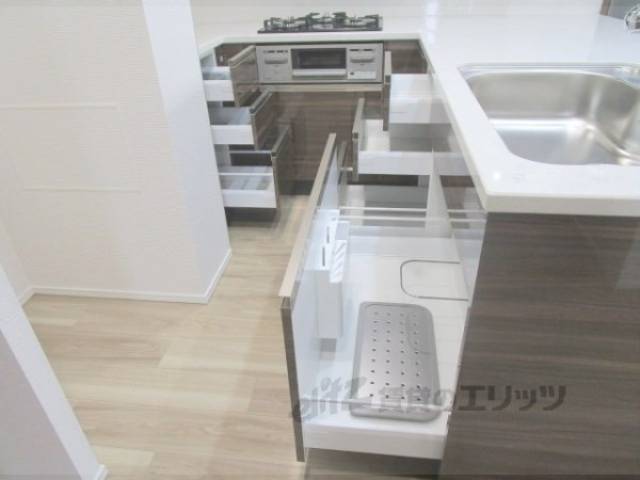 キッチン　下段収納