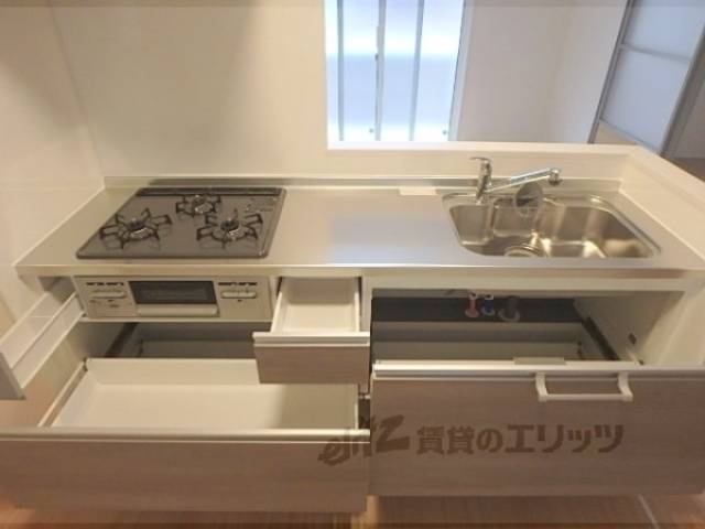 キッチン　収納