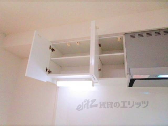 キッチン　キッチン上部収納