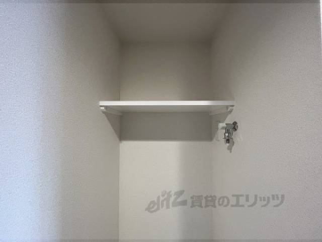 収納　洗濯機上