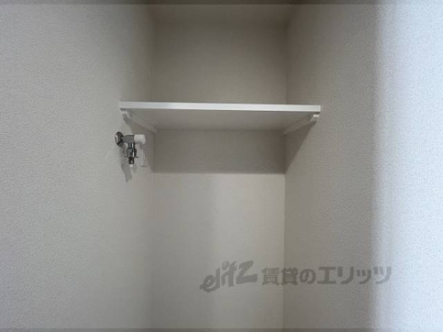収納　洗濯機上