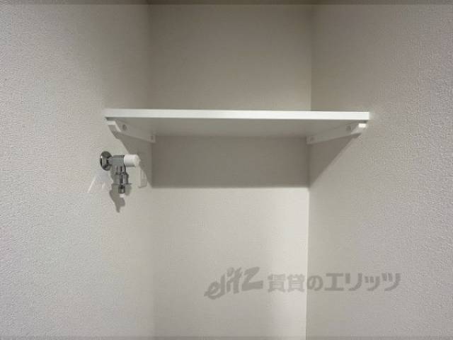 収納　洗濯機上