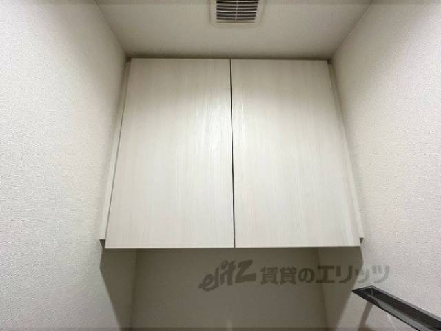 収納　トイレ上