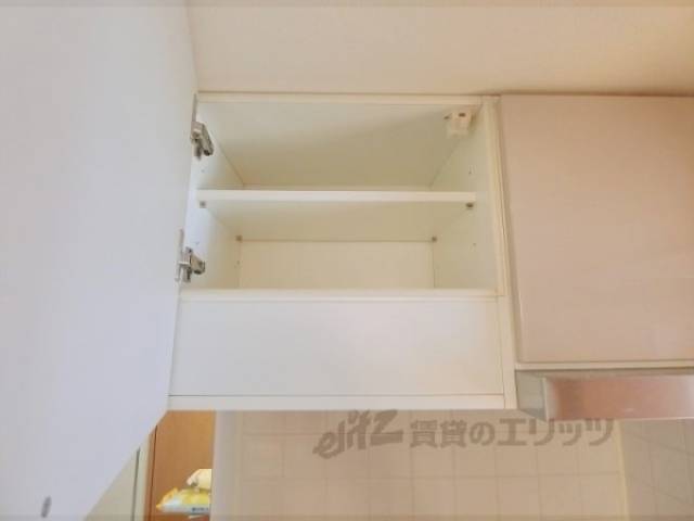 キッチン　上部収納