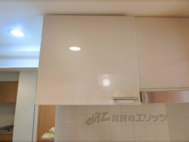 キッチン　上部収納