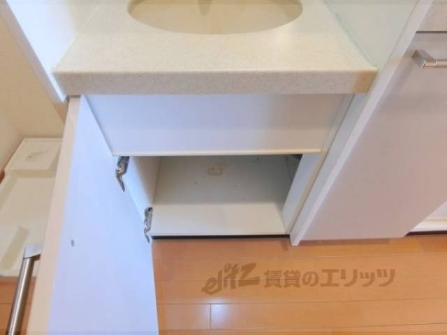 洗面所　下部収納