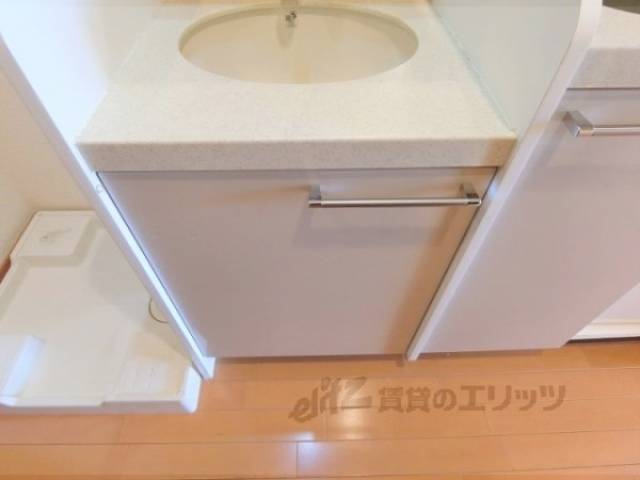 洗面所　下部収納