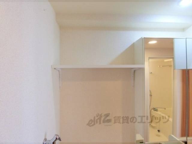 洗濯機置場　上部収納