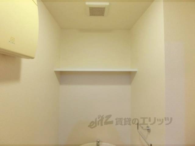 トイレ　上部収納