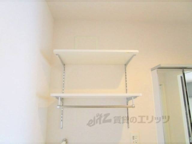 洗濯機置場　収納