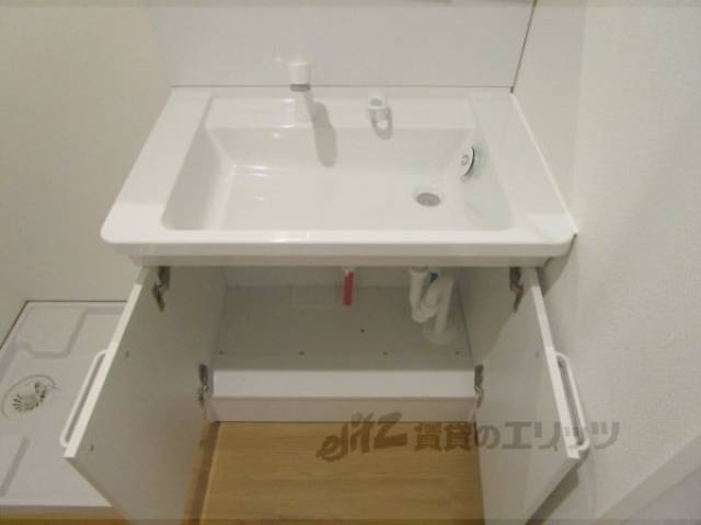 洗面所　洗面台下収納