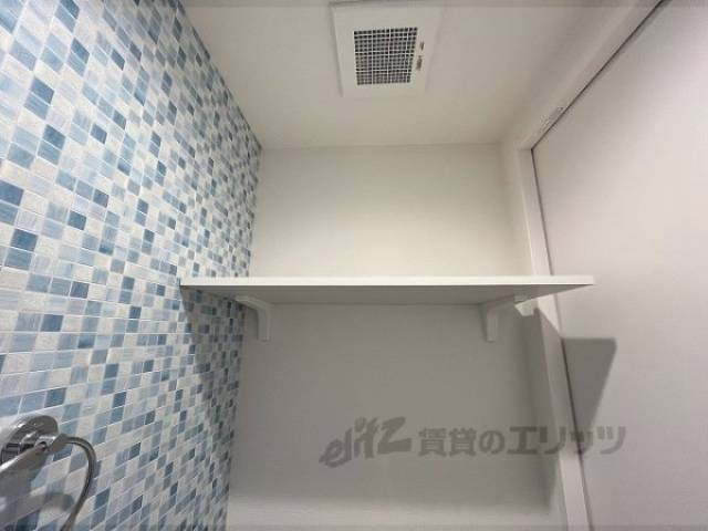 収納　トイレ上